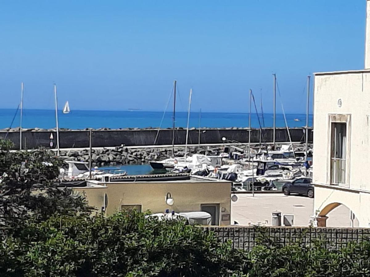 La Terrazza Sul Porto Apartman Lido di Ostia Kültér fotó